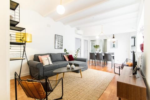 Moderno y Luminoso - Heros Apartment in Centro