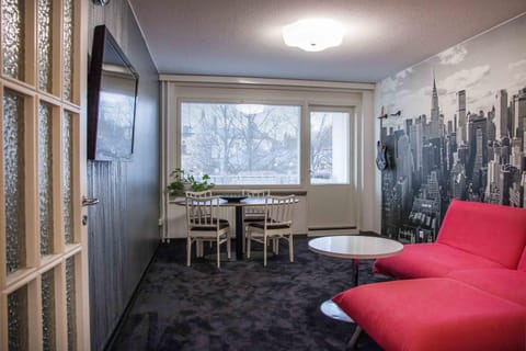 Living room, Seating area