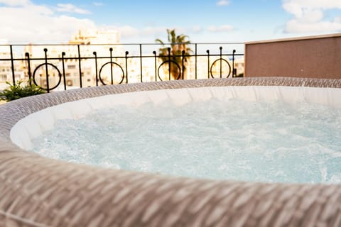 LA88 Bayview Penthouse with Jacuzzi Apartment in Sliema