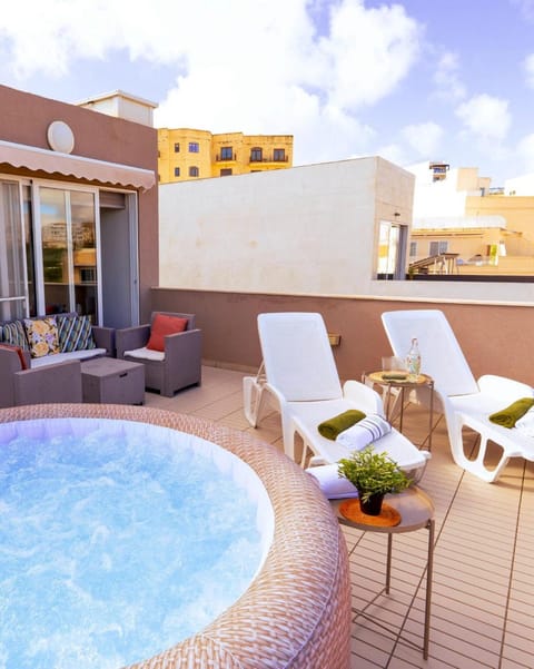 LA88 Bayview Penthouse with Jacuzzi Apartment in Sliema