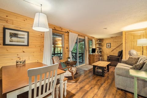 Hidden River Cabin Cabin in Michigan