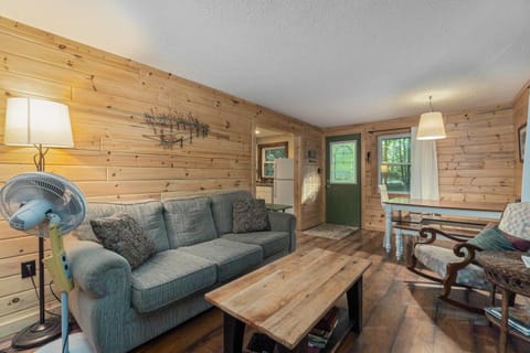 Hidden River Cabin Cabin in Michigan