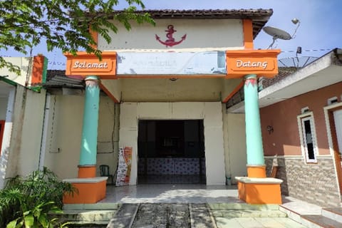 Facade/entrance