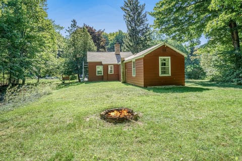 Hal's Hideaway House in Crystal Lake