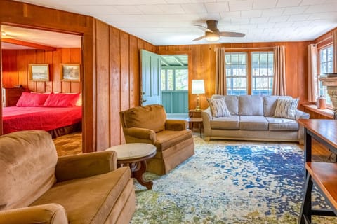 Charlotte's Cabin Cabin in Lake Junaluska