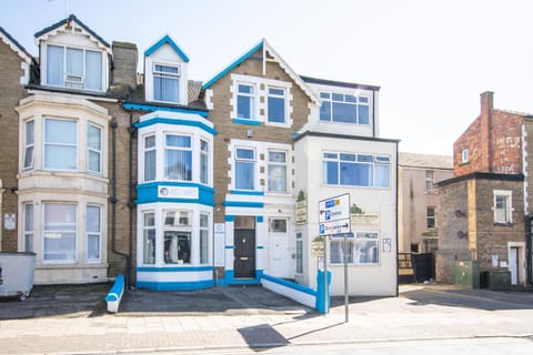 Property building, Nearby landmark, Neighbourhood