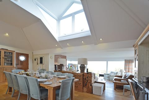 Living room, Dining area, kitchen