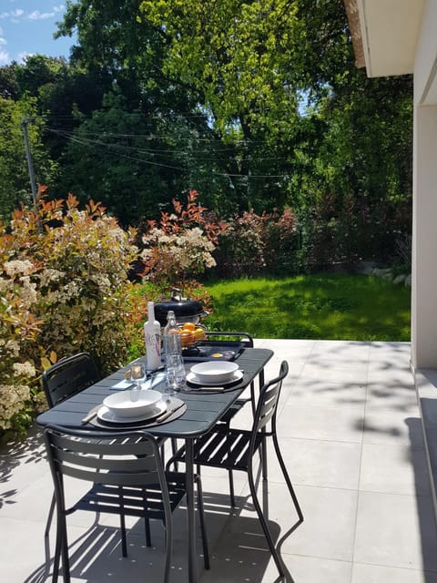 Patio, Garden, Balcony/Terrace, Garden view