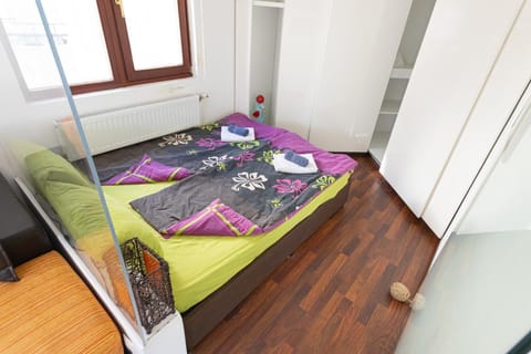 Bed, Living room, Photo of the whole room, Seating area, Bedroom, towels, wardrobe