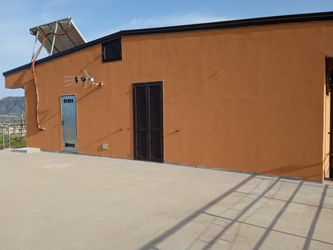 Property building, Balcony/Terrace