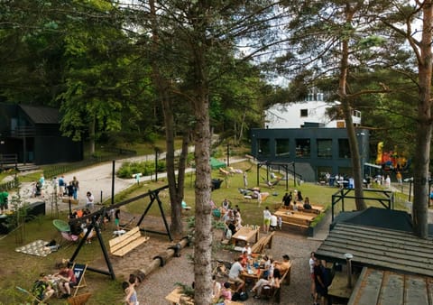 Property building, Restaurant/places to eat