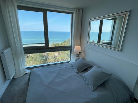 Bed, Bedroom, Sea view