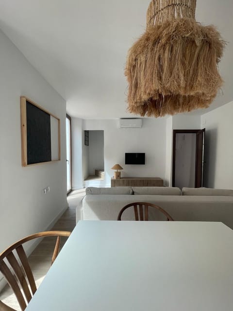 Communal lounge/ TV room, Living room, Seating area, Dining area