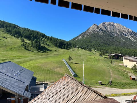 Natural landscape, Photo of the whole room, Mountain view