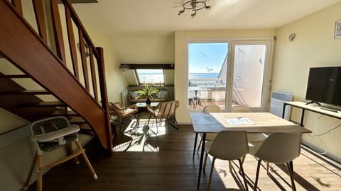 Communal lounge/ TV room, Seating area