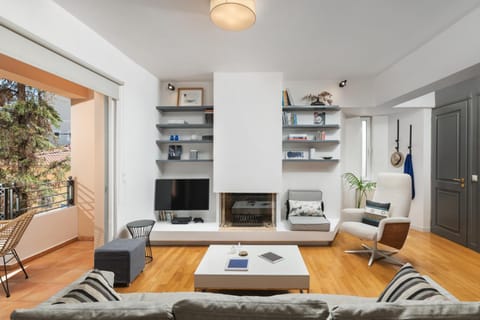 Library, TV and multimedia, Living room, Seating area