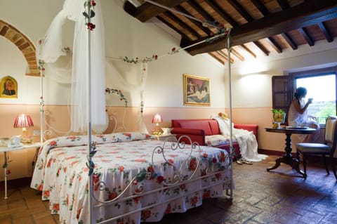 Bed, Photo of the whole room