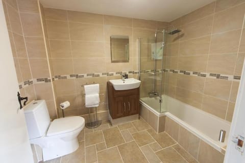 The Woodhouse Arms Inn in South Kesteven District