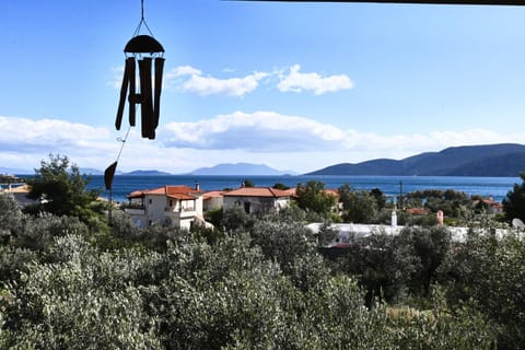 Pavlos' cottage with beach view House in Argolis, Greece
