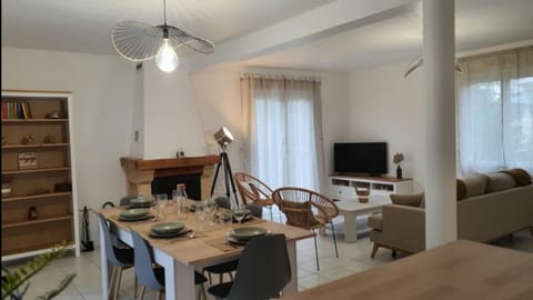 Maison de charme Omaha beach port en bessin House in Normandy