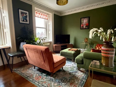 Stylish MCM apartment on the Arbroath coast Apartment in Arbroath