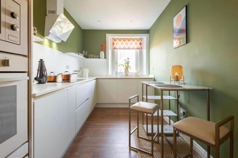 Dining area, kitchen