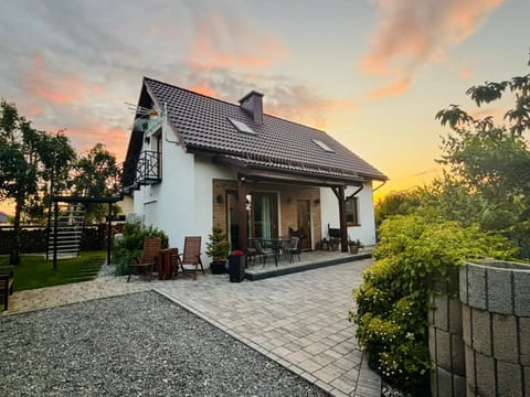 Property building, Day, Garden, Garden view