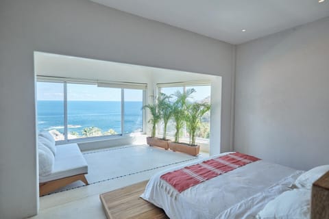 Photo of the whole room, Bedroom, Sea view