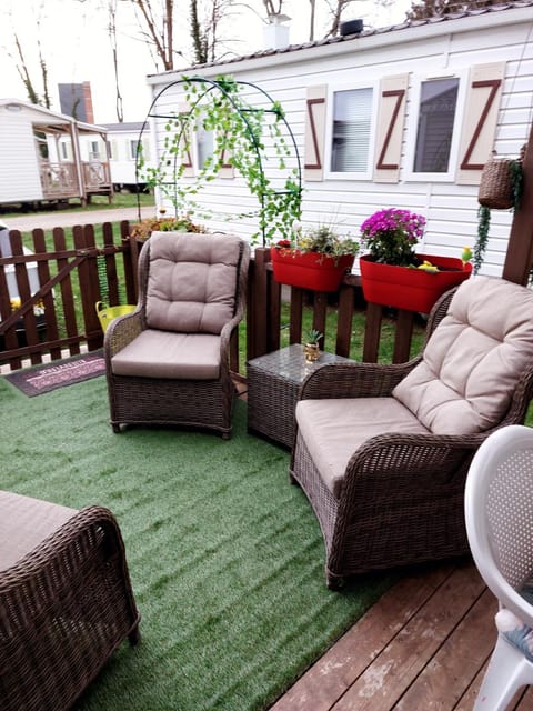 Anne Marie vous accueilles dans son logement familiale pour 6 personnes 3 chambres confortable proche d Europa Park a BOOFZHEIM dans CAMPING 3 Etoiles Campground/
RV Resort in Ortenau