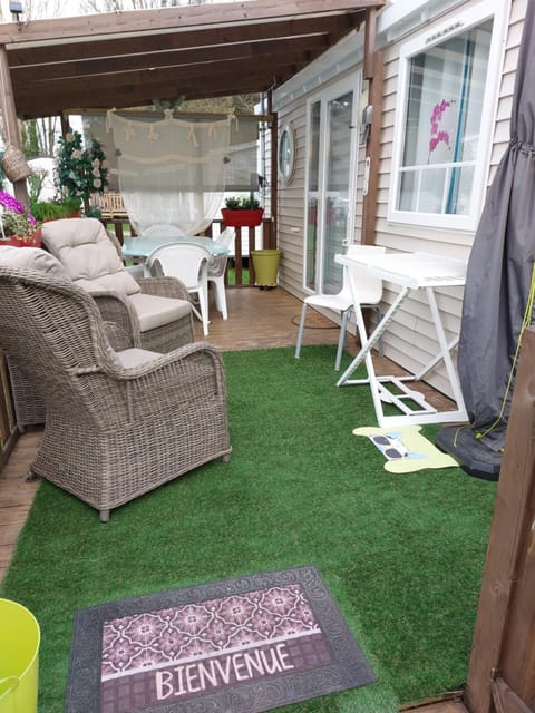 Anne Marie vous accueilles dans son logement familiale pour 6 personnes 3 chambres confortable proche d Europa Park a BOOFZHEIM dans CAMPING 3 Etoiles Campground/
RV Resort in Ortenau