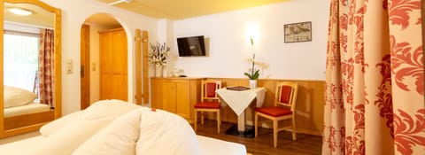 Hotel Garni Tyola Bed and Breakfast in Ischgl