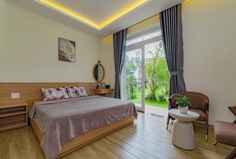 Garden, Photo of the whole room