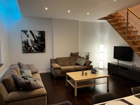 Communal lounge/ TV room