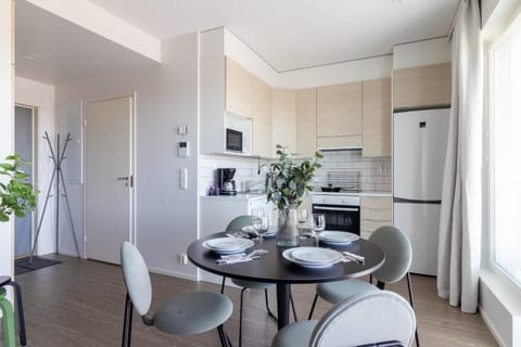 Kitchen or kitchenette, Dining area, dishwasher, minibar, pet friendly, stove, toaster