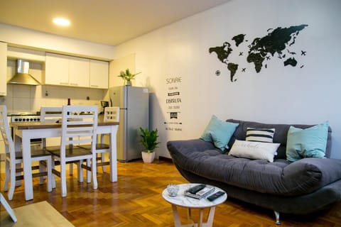 Kitchen or kitchenette, Living room, Seating area, Dining area