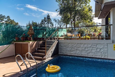 Day, View (from property/room), Balcony/Terrace, Pool view, Swimming pool