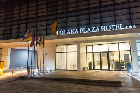 Property building, Facade/entrance, Night