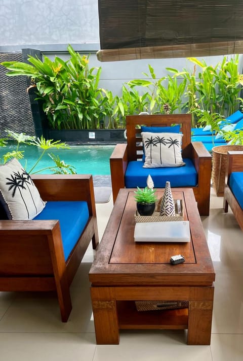 Living room, Swimming pool