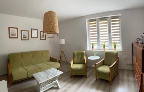 Communal lounge/ TV room, Living room, Seating area, Dining area