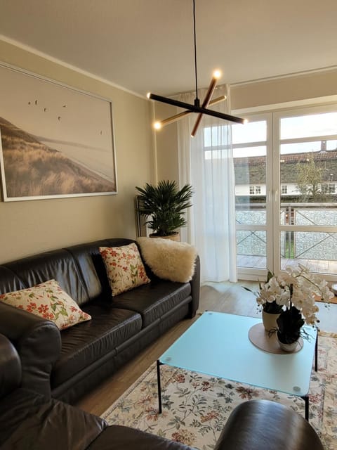 Schaake Hooksiel - Charmante Reetdachwohnung & Kostenfreier Parkplatz Apartment in Wilhelmshaven