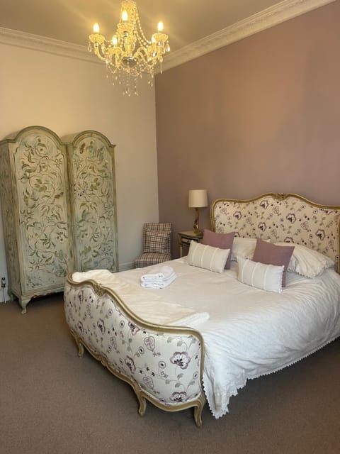 Lovely 1 bed flat in Victorian house 300m seafront Apartment in Penzance