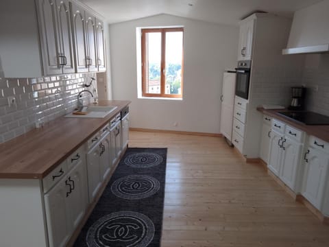 Kitchen or kitchenette, dishwasher, pet friendly, stove