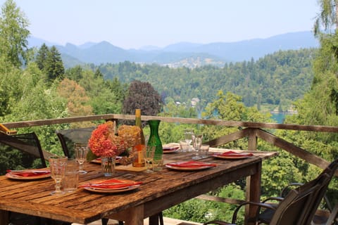 Day, Dining area, River view, Alcoholic drinks