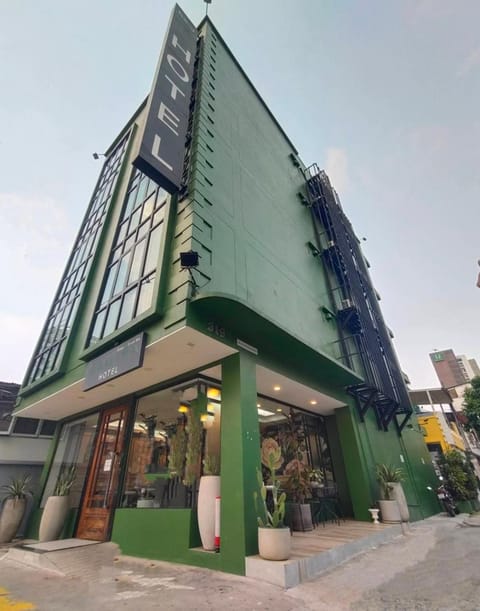 Property building, Facade/entrance