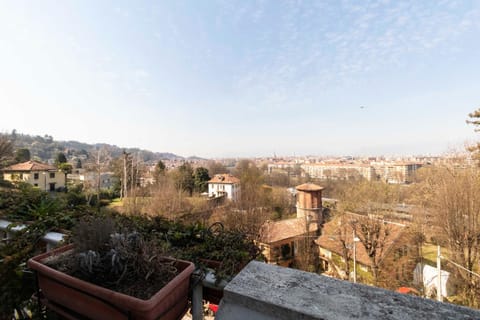 Balcony/Terrace, City view