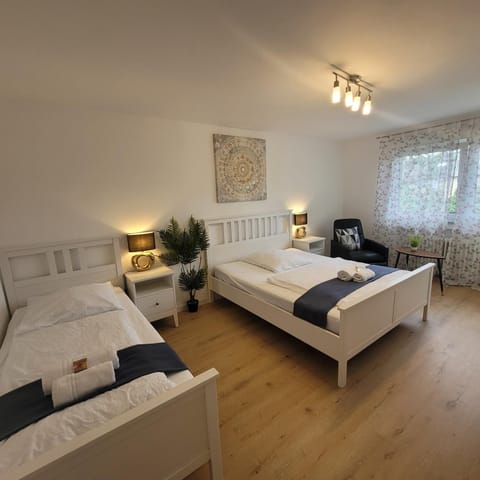 Große,Schöne FeWo nähe Schwetzingen-Hockenheim 3 Zimmer mit Balkon Apartment in Heidelberg