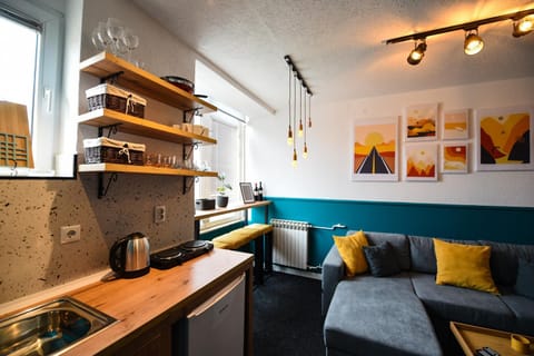 Kitchen or kitchenette, Communal kitchen