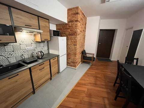 Kitchen or kitchenette, Dining area, Communal kitchen