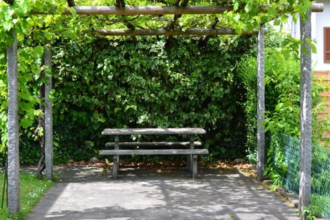 Garden, Seating area, Garden view