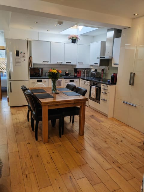Dining area, pet friendly